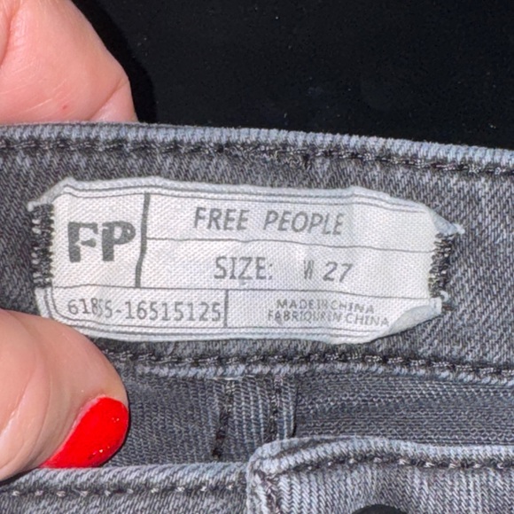 FREE PEOPLE Payton Studded Distressed Raw Hem Skinny Jeans Size 27 Fly Button - Picture 3 of 9